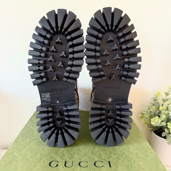 New Gucci GG Supreme Women Chelsea Boots, Size 39, US 9 - Picture 7 of 11